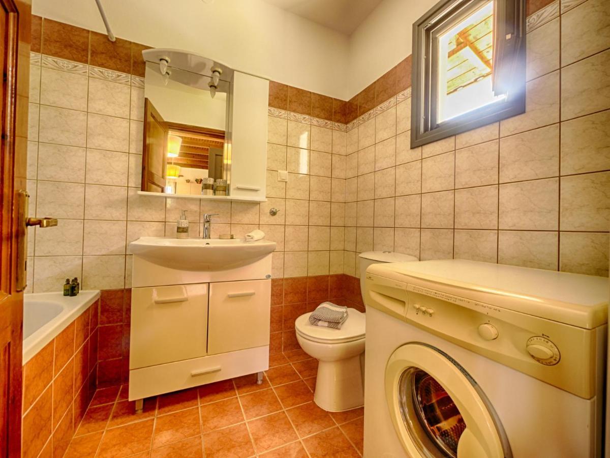 Cozy Family Friendly Apartment With Large Garden Close To Beaches - Dirella Kynopiástai Exterior foto